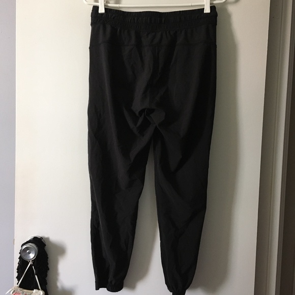 LULULEMON Black Namaskar Crop 4 - Picture 4 of 5